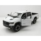 Modellauto RAM 1500 Laramie Rebell 1:24 weiss