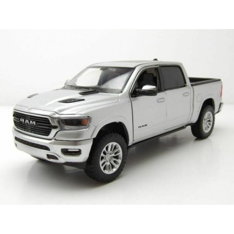 Modellauto RAM 1500 Laramie 1:24 silber