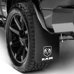Universal Kotschutzlappen-Set mit mit RAM-Logo Plasticolor
