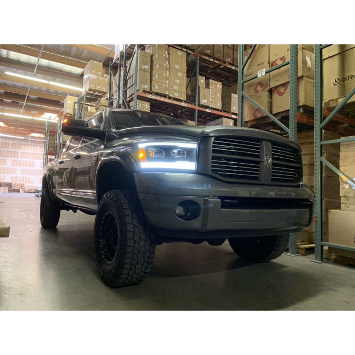 Dual LED-Projektor Scheinwerfer Alpha-Black Alpharex RAM 1500 Jg. 06-08