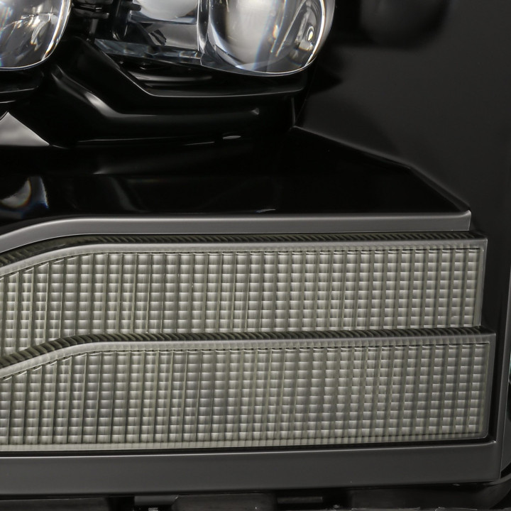 Quad LED-Projektor Scheinwerfer Alpha-Black Alpharex RAM 1500 Jg. 06-08