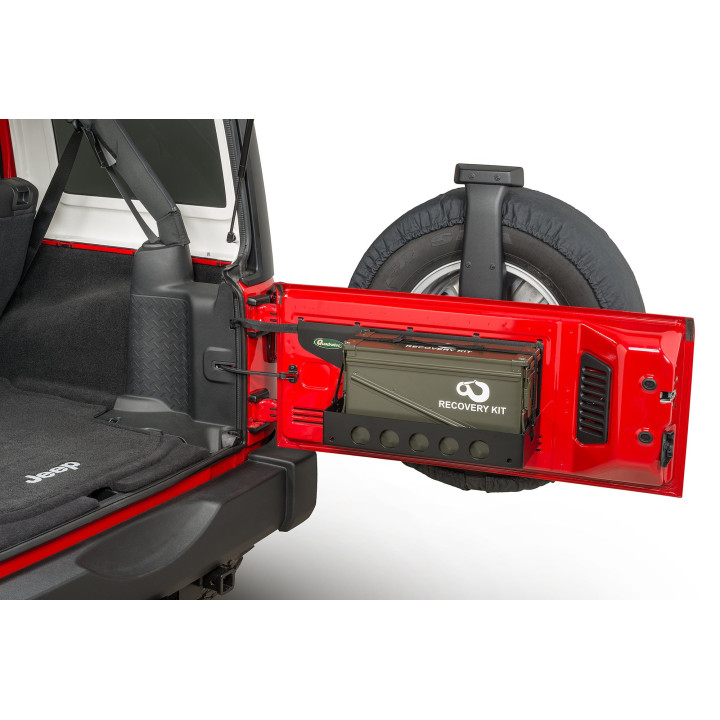 Tailgate Shelf Quadratec mit "Fake" Munitionskiste
