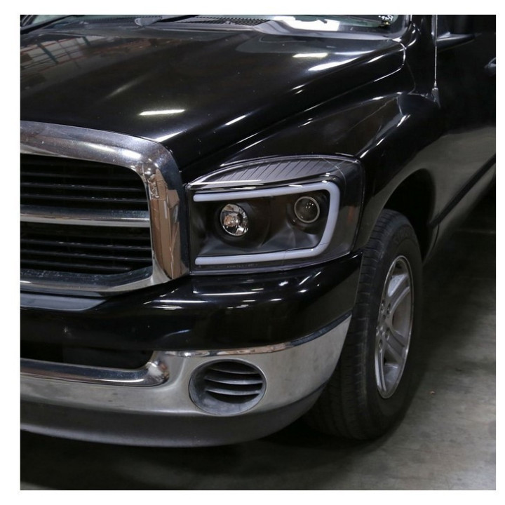 Scheinwerfer matt-schwarz mit "Switch-Back" Blinker Spec-D