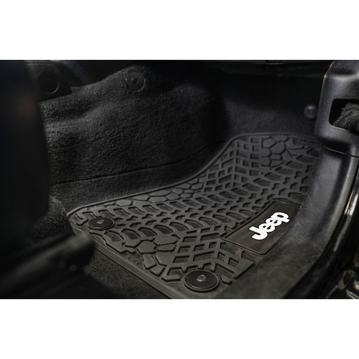 Gummimatten-Set vorne & hinten schwarz mit Jeep-Schriftzug in verschiedenen Farben