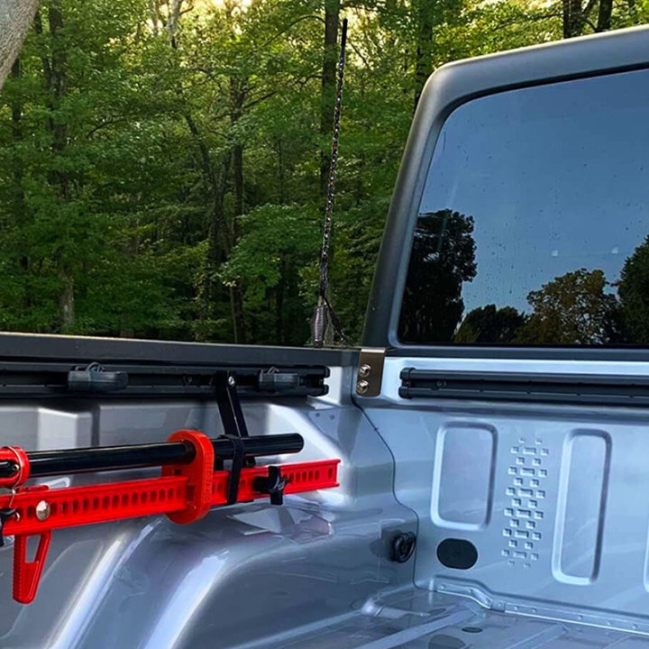 Dual-Antenna Mount Quake