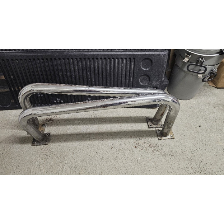 Sidesteps chrom CJ-7 occ.