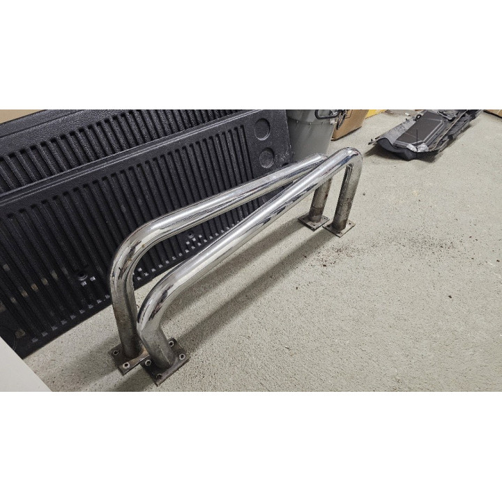 Sidesteps chrom CJ-7 occ.
