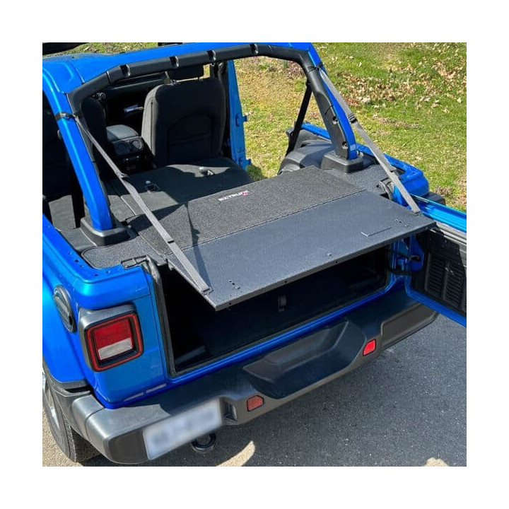 EZ-Trunk Tailgate Table