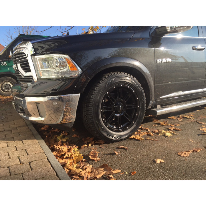 Felge "HELO" American-Racing schwarz RAM 1500