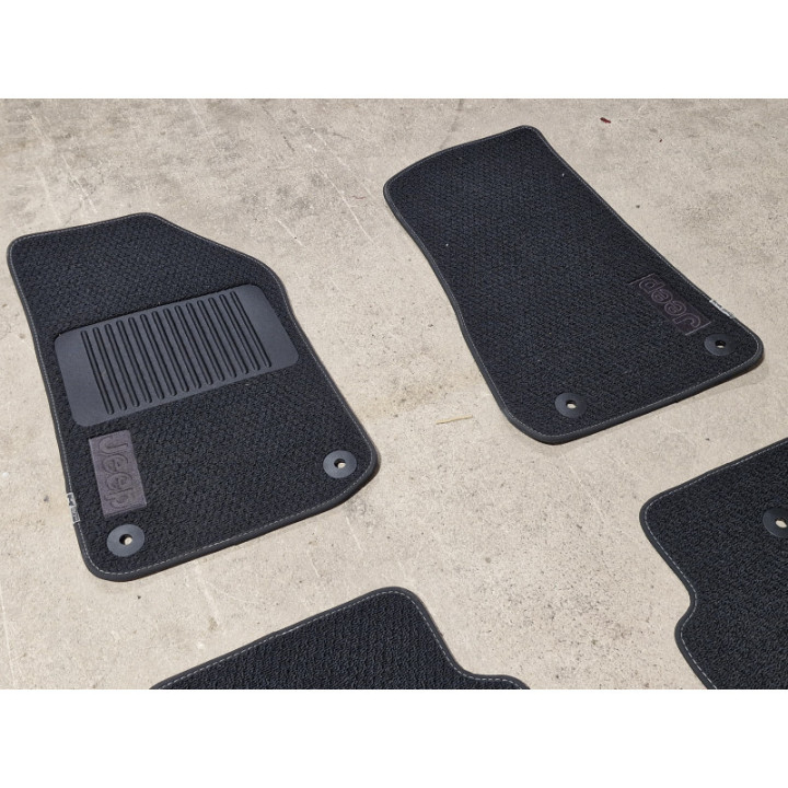 Kompletter Teppich-Satz neuwertig Wrangler JL 2-Door
